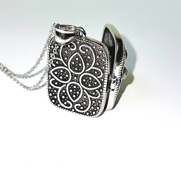 NEW! Malagasy Labradorite & Swiss Marcasite Pendant in Black Oxidized Stainless - Picture 7 of 15